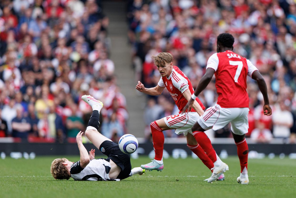 阿森纳胜切尔西，引领英超联赛榜首位置的简单介绍