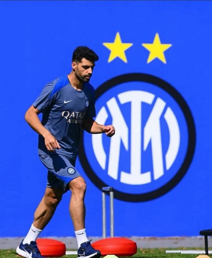 国际米兰前锋养伤归位，回归场上助球队拿下胜利(国际米兰历史助攻榜)