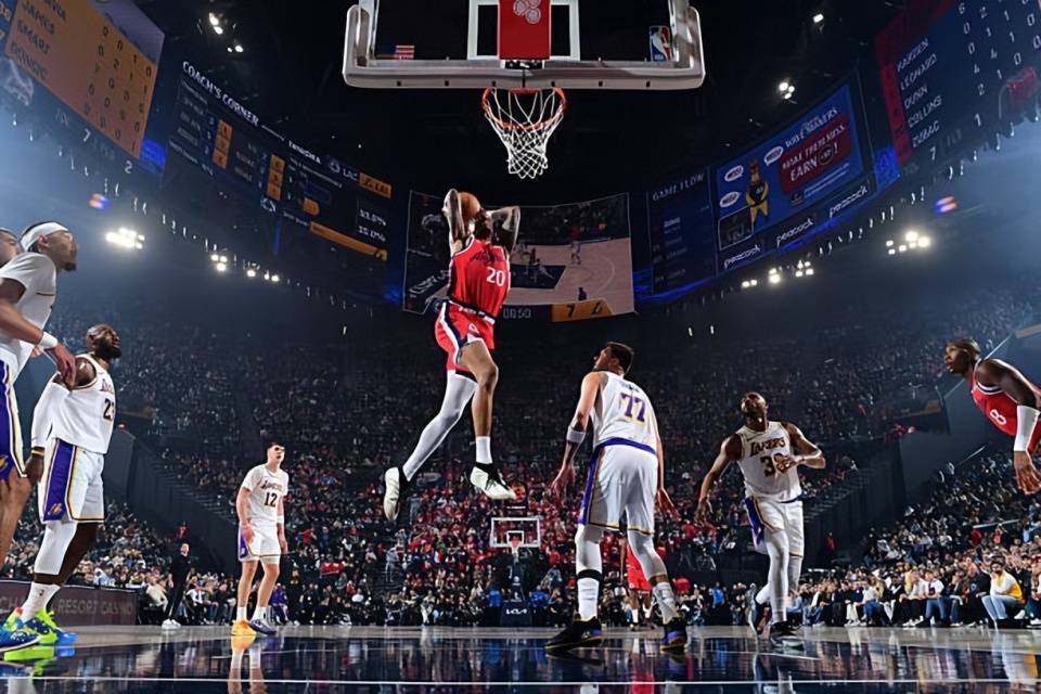 包含快船新援表现抢眼,协助球队赢得胜利的词条 包含快船新援表现抢眼,协助球队赢得胜利的词条